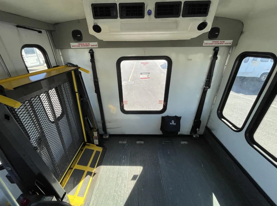 2017 Ford E450 Turtle Top Shuttle Bus - Image 6