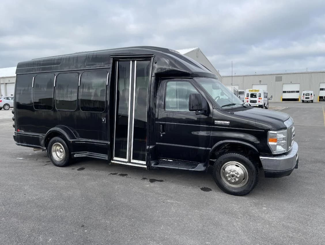 2017 Ford E450 Turtle Top Shuttle Bus - Image 1