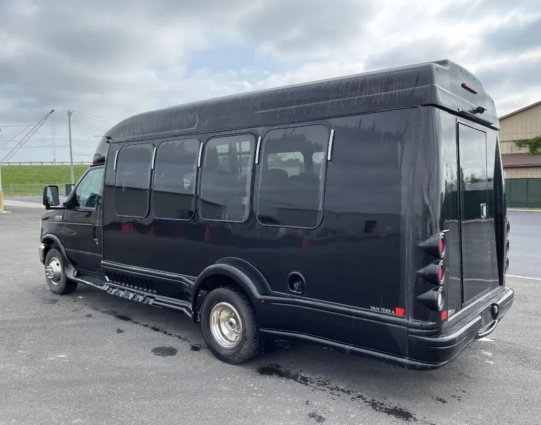 2017 Ford E450 Turtle Top Shuttle Bus - Image 3