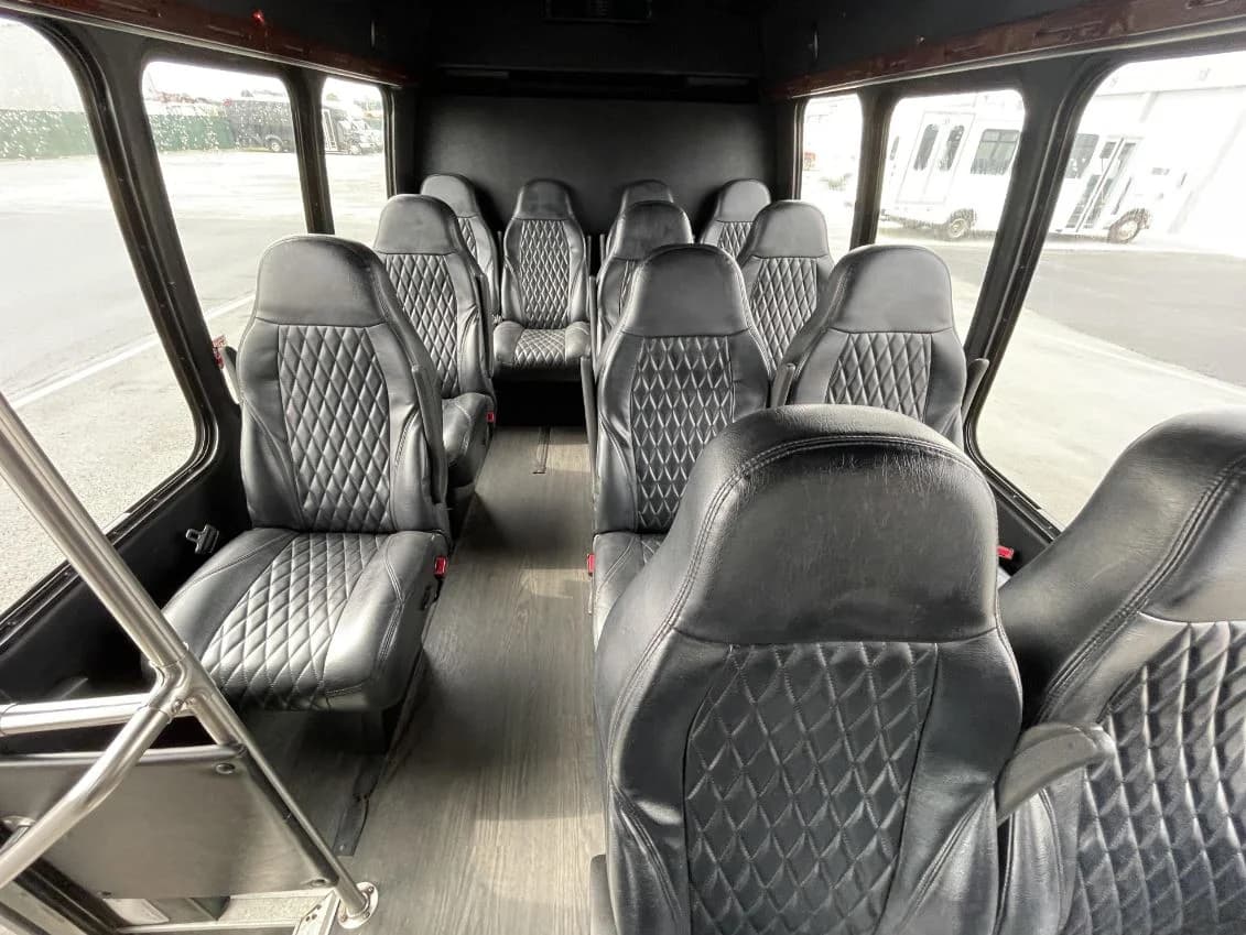 2017 Ford E450 Turtle Top Shuttle Bus - Image 6