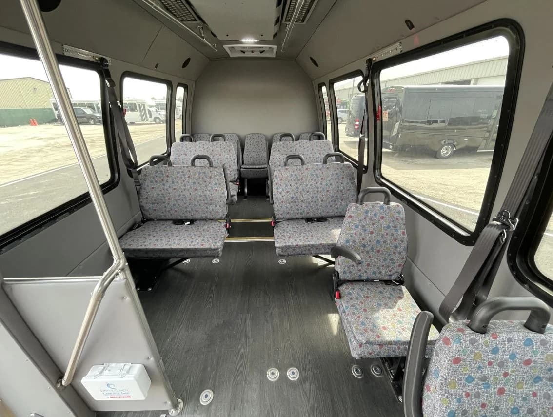2017 Ford E450 KSIR Shuttle Bus - Image 7