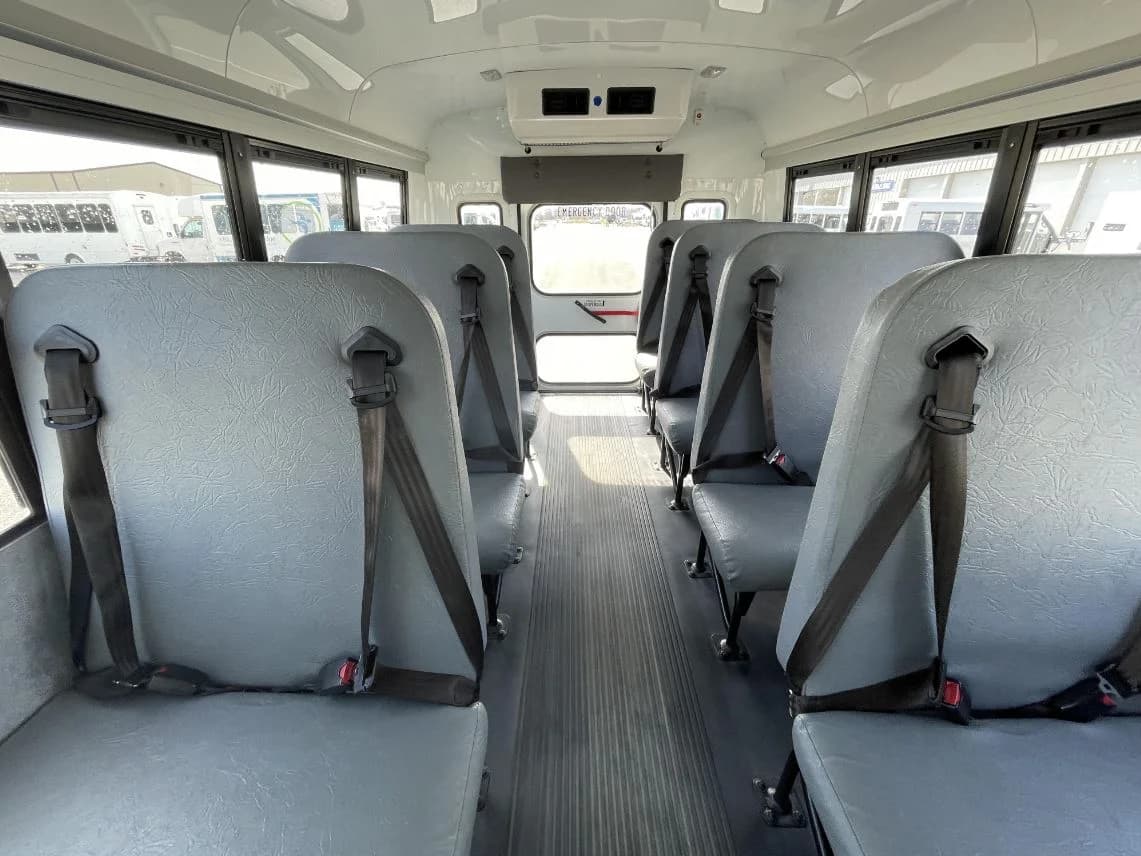 2016 Ford Transit 250 Girardin - Image 6