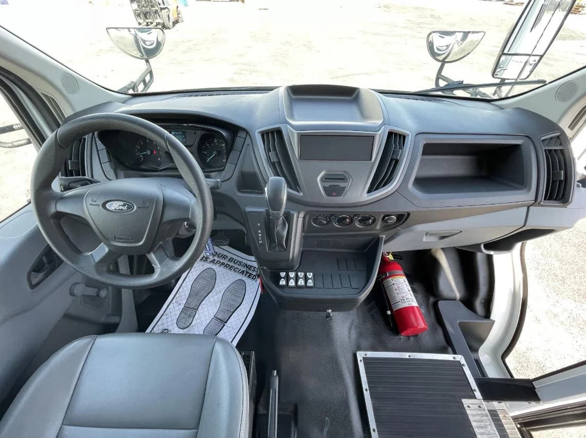 2016 Ford Transit 250 Girardin - Image 8