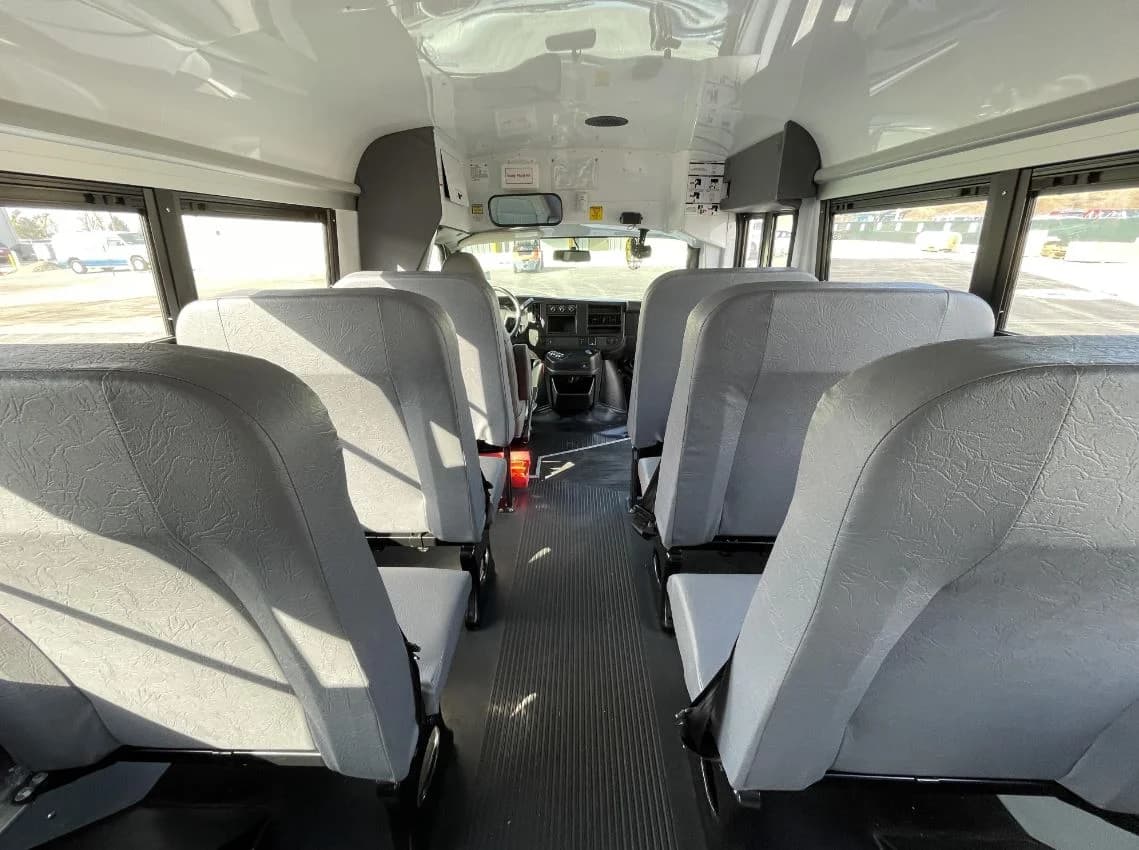 Express 3500 #21780 - Image 7