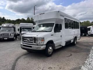 2014 Ford Phoenix 22 bus