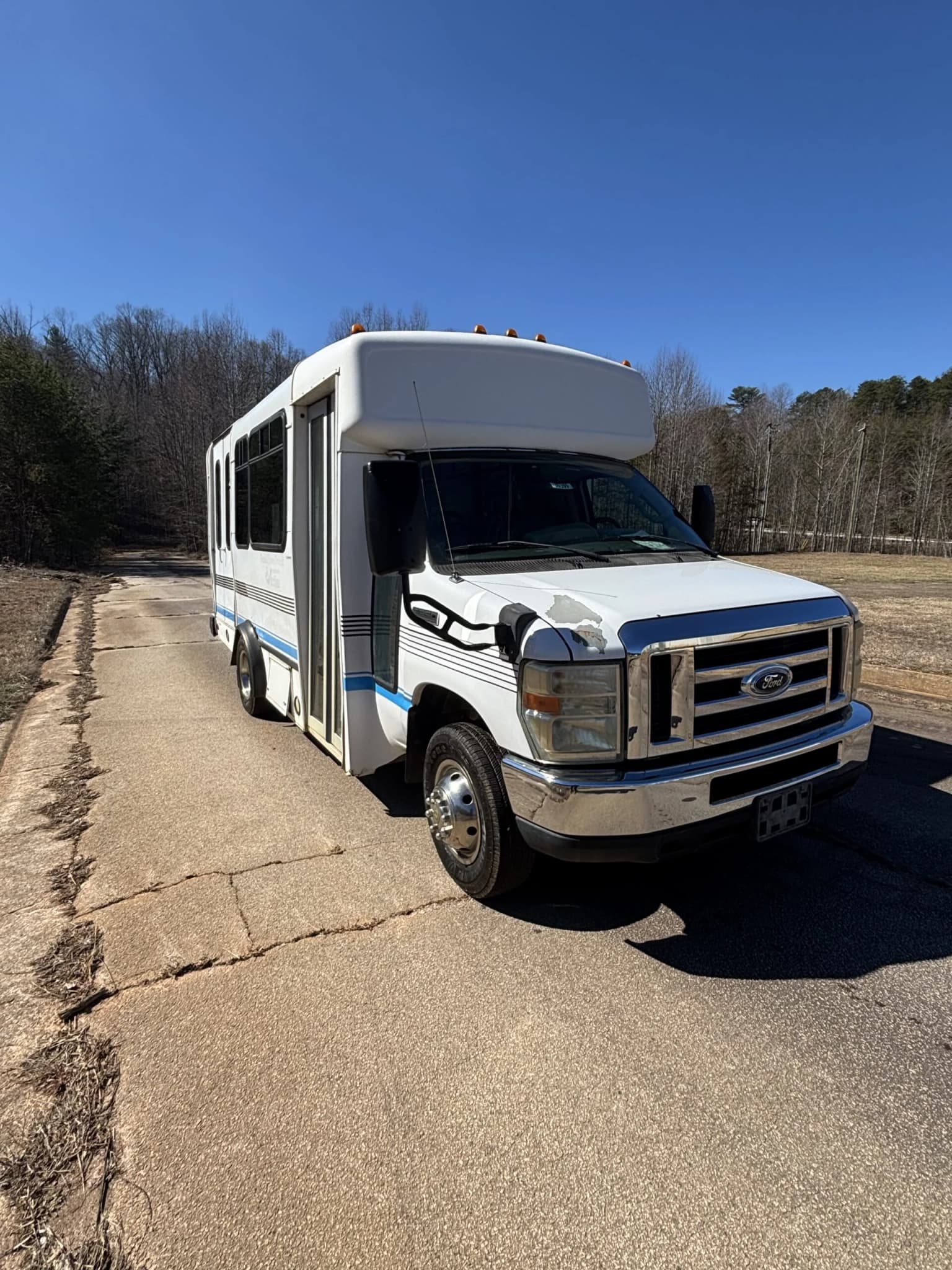 2008 Ford Champion Crusader Shuttle Bus - Image 3