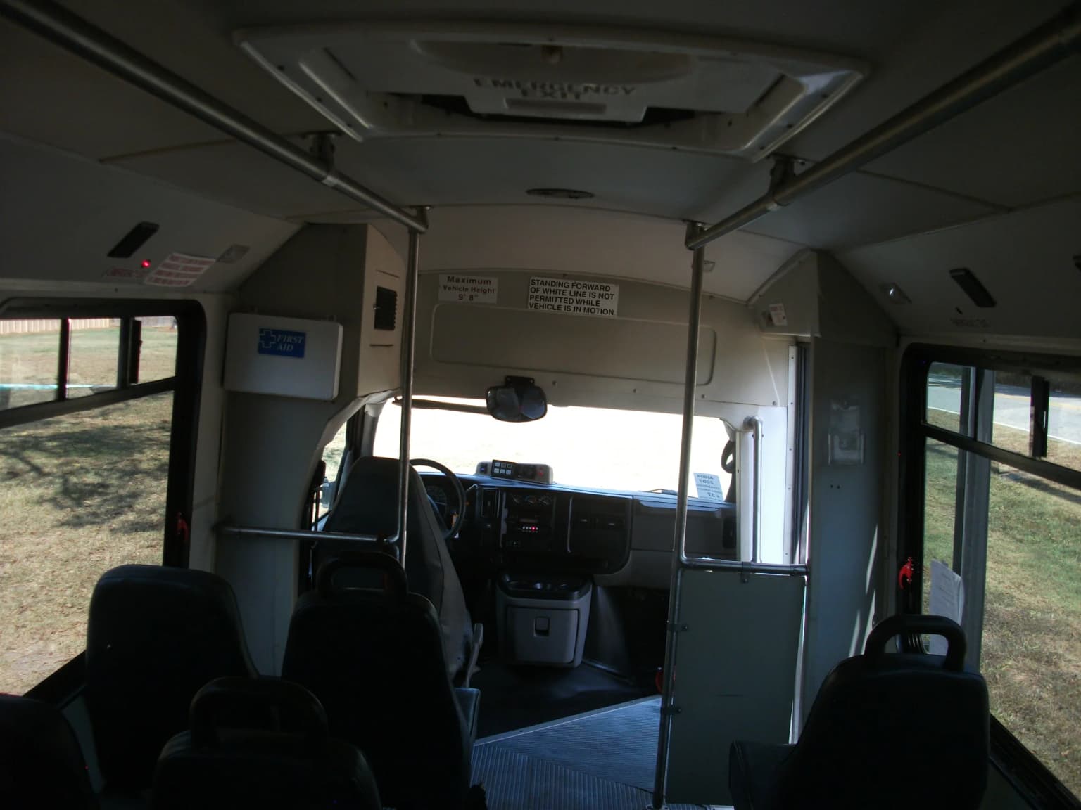 2007 Chevy Champion Challenger 230 Shuttle Bus - Image 6