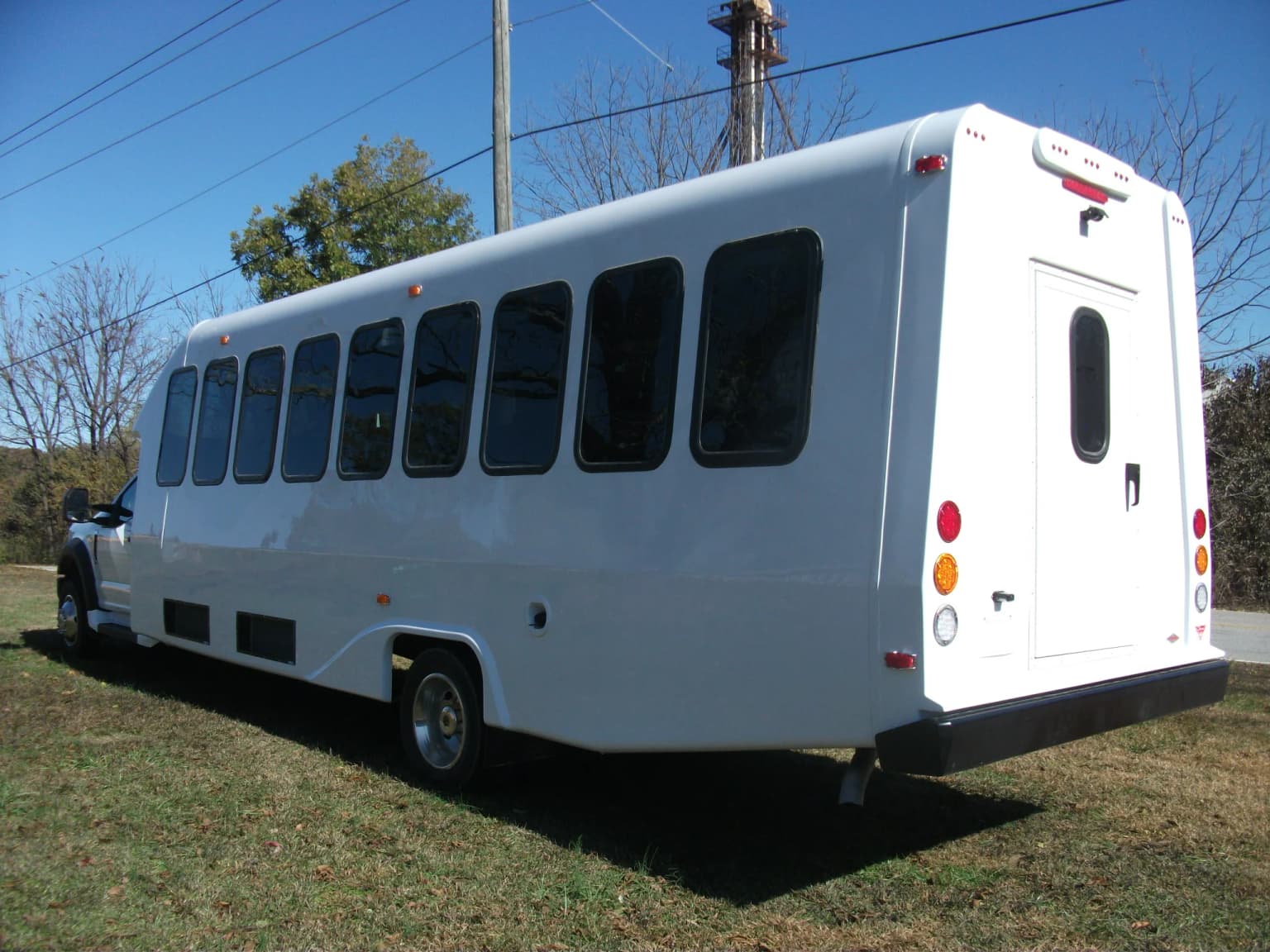 2024 Ford F550 Diamond Coach - Image 3