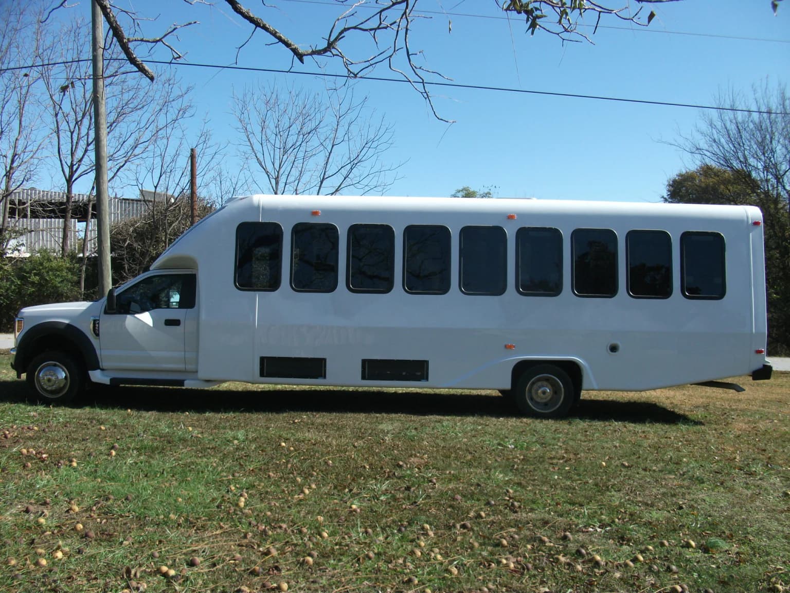 2024 Ford F550 Diamond Coach - Image 4