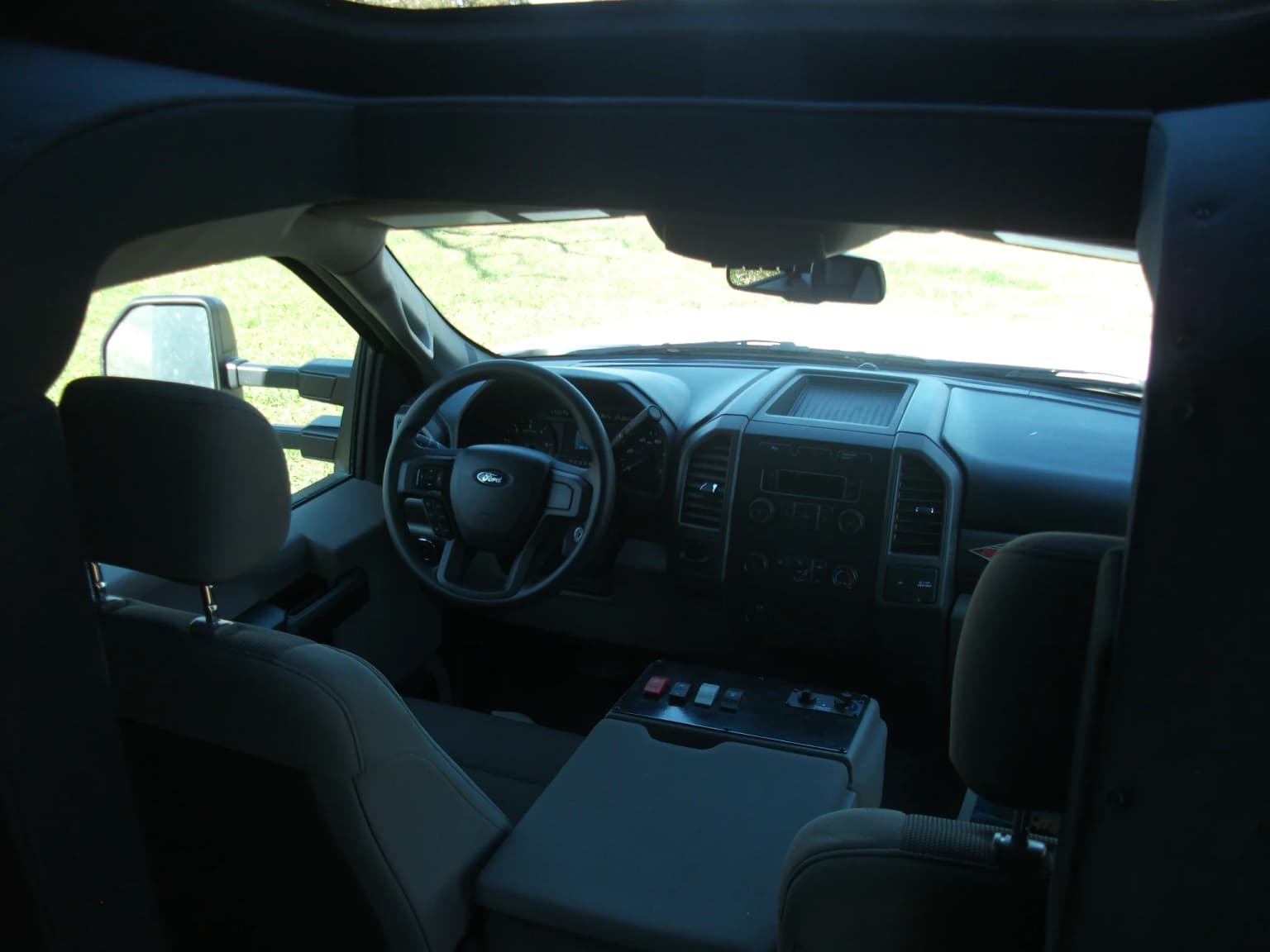 2024 Ford F550 Diamond Coach - Image 5