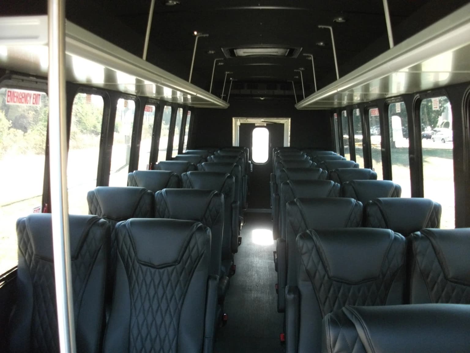 2024 Ford F550 Diamond Coach - Image 6