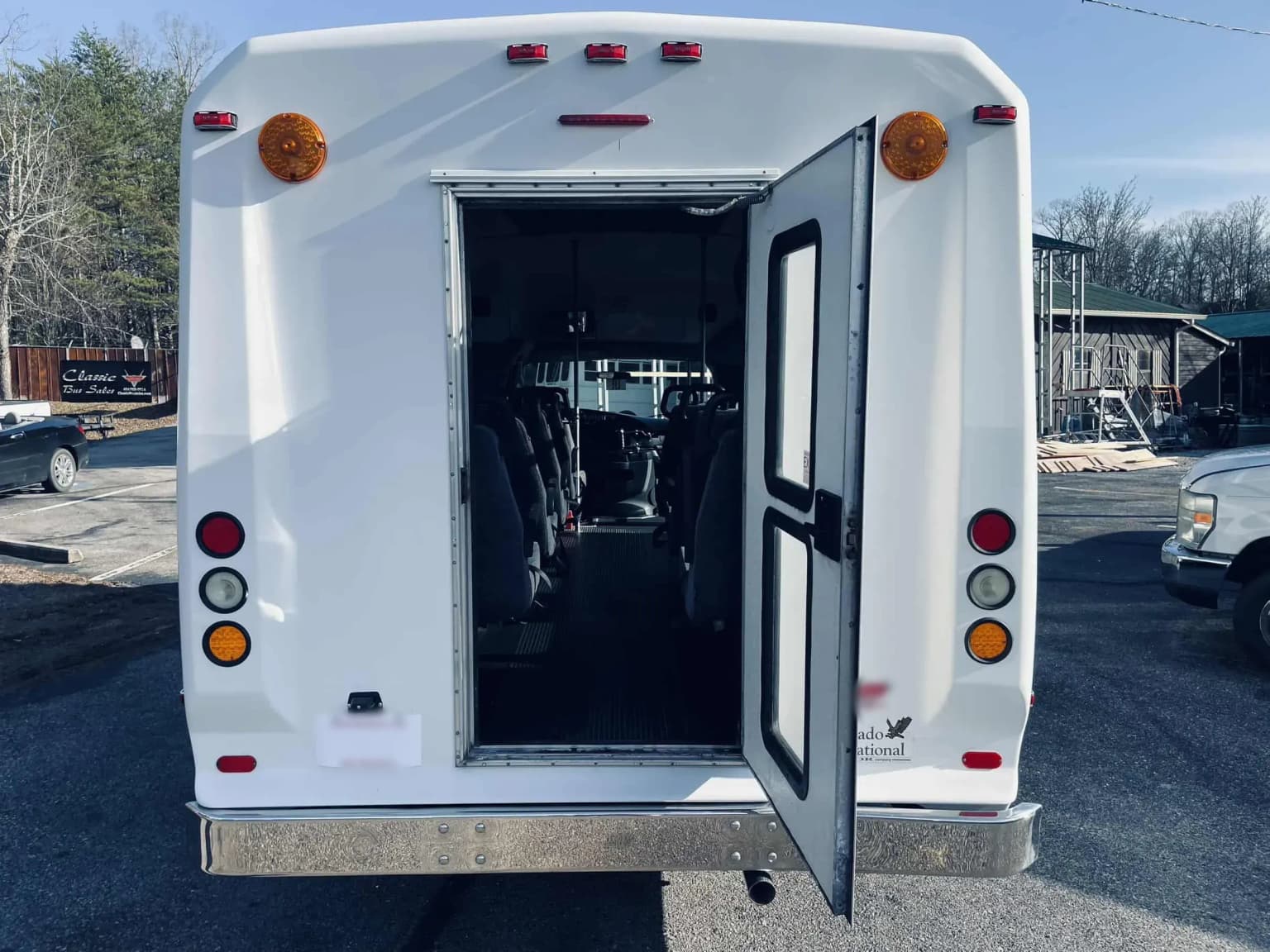 2008 Ford E450 El Dorado Shuttle Bus - Image 2