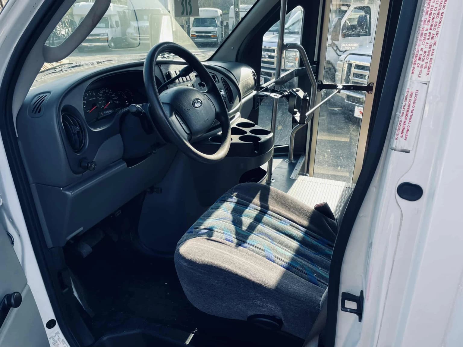 2008 Ford E450 El Dorado Shuttle Bus - Image 5