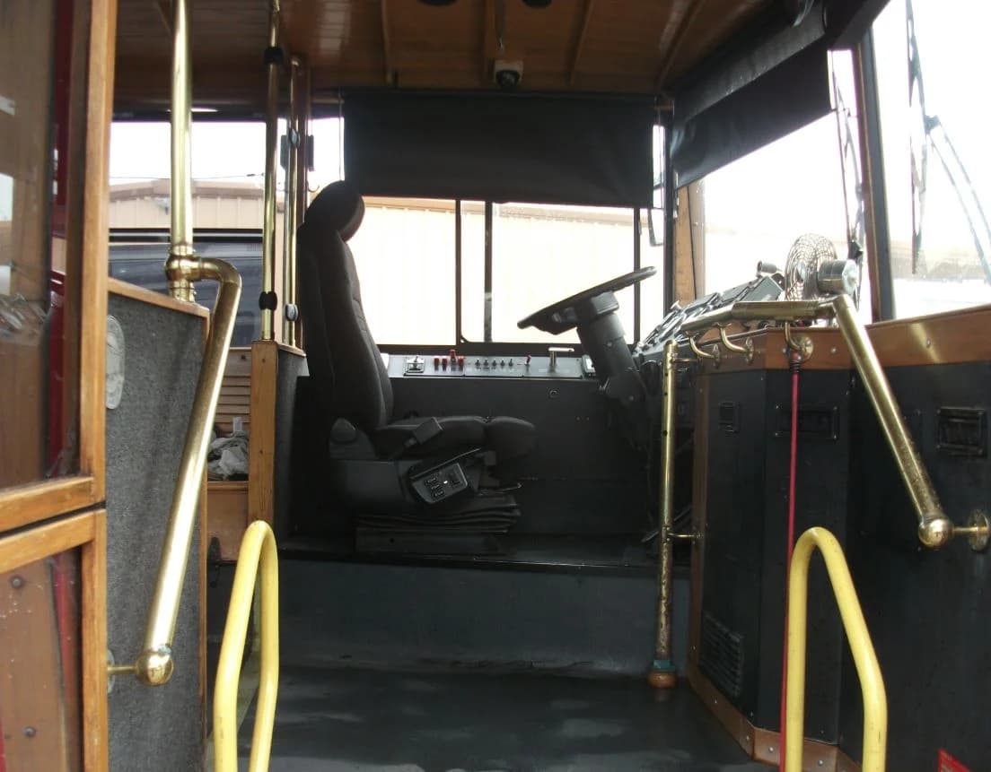 2004 Trolley Freightliner Supreme - Image 2