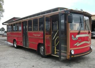 2004 Freightliner Supreme bus