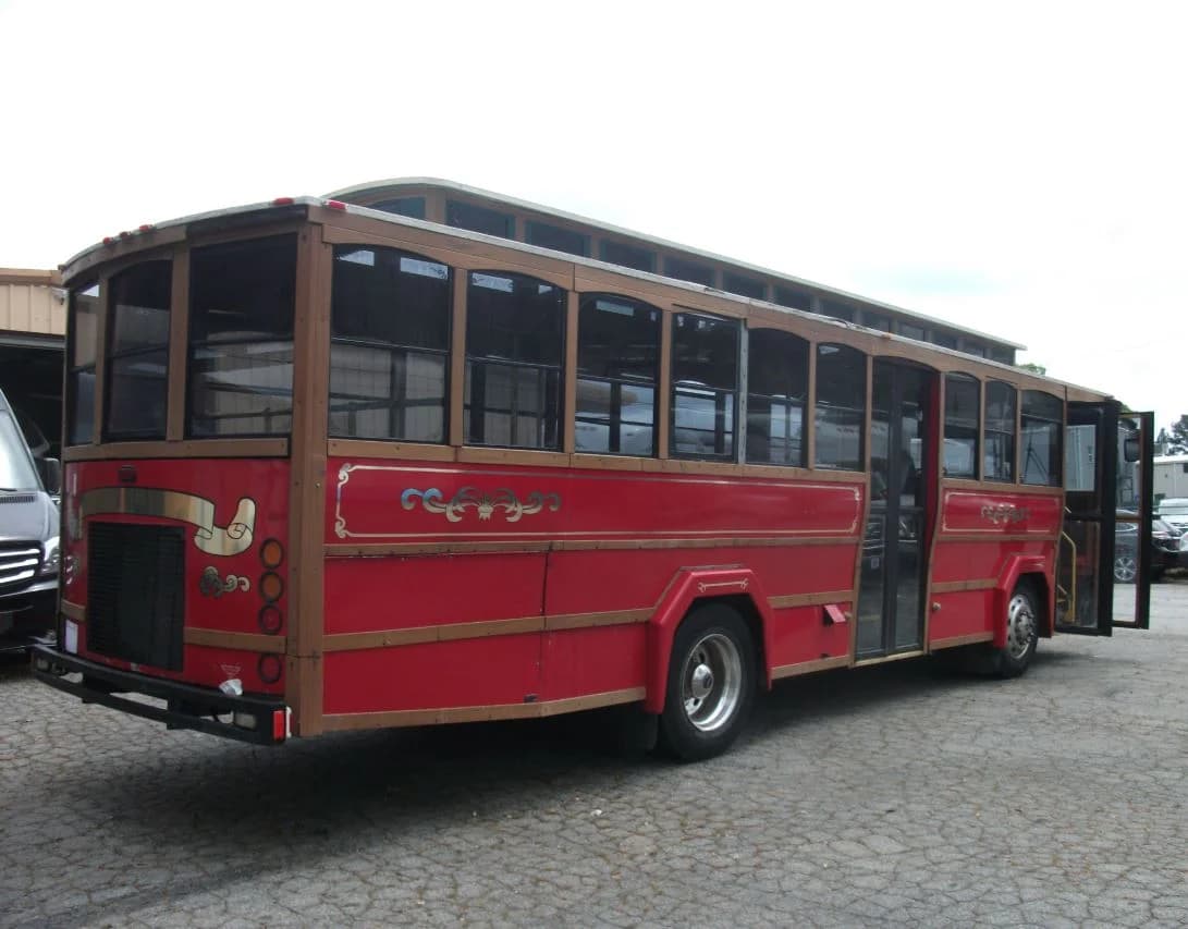 2004 Trolley Freightliner Supreme - Image 4