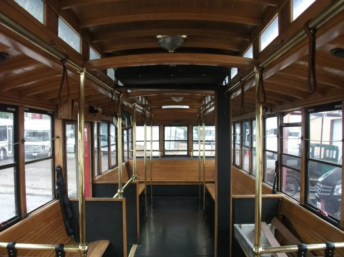 2004 Trolley Freightliner Supreme - Image 5