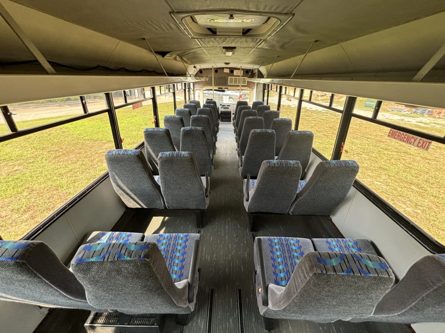 2005 Freightliner Concord Glaval Shuttle Bus - Image 7