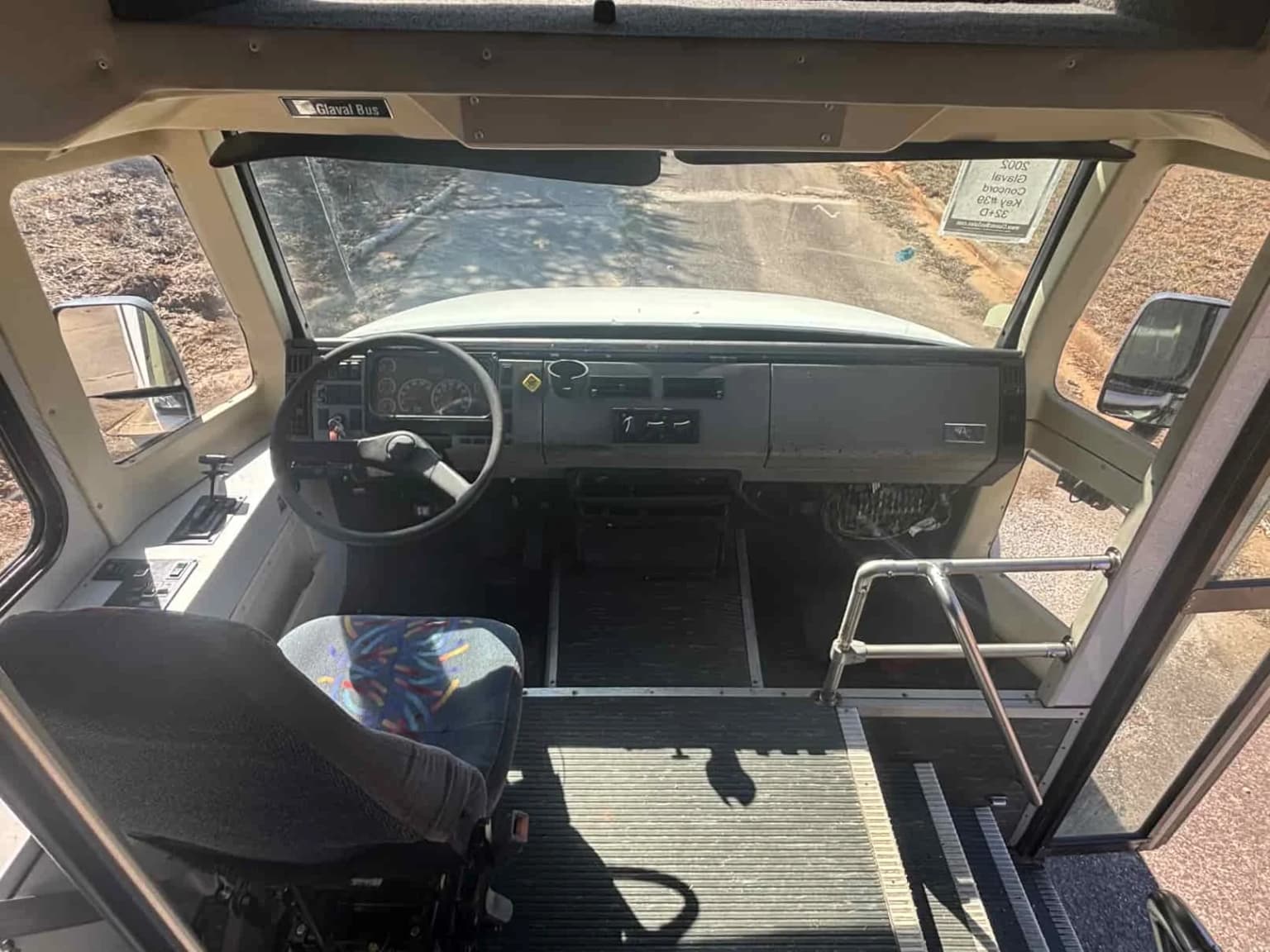 2002 Freightliner Concord Glaval Shuttle Bus - Image 6