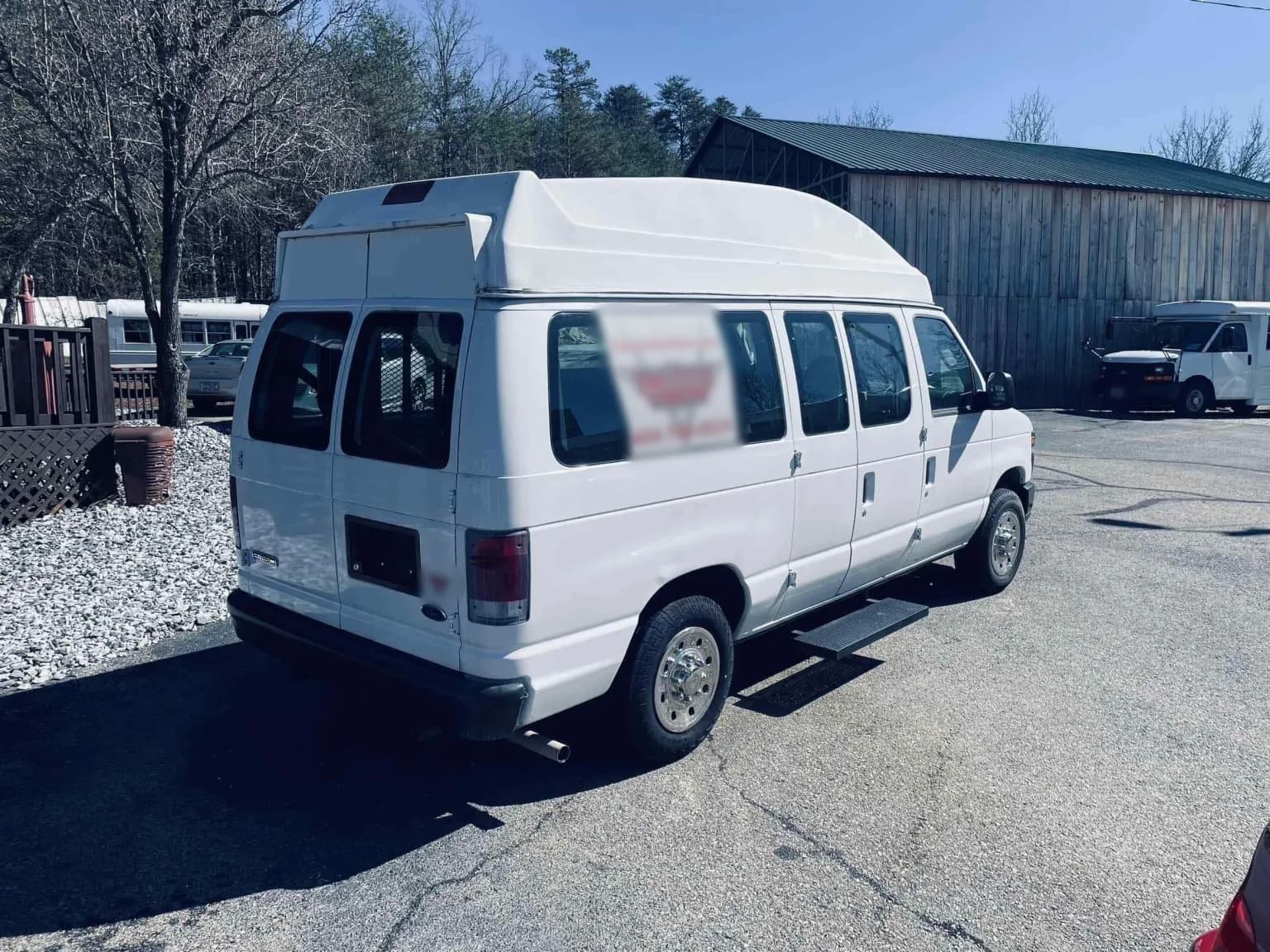 2008 Ford E350 ADA Passenger Van - Image 4