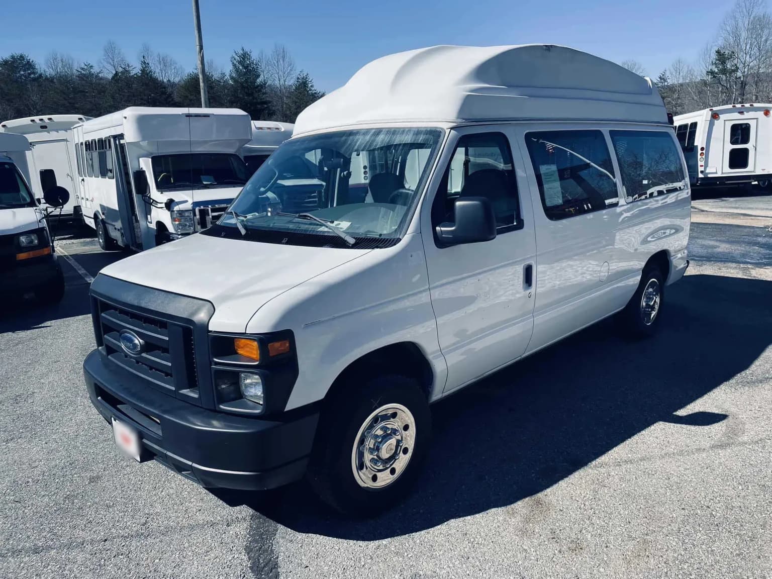 2008 Ford E350 ADA Passenger Van - Image 1