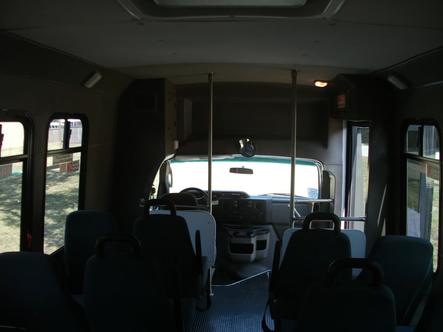 2009 Ford E350 Diamond Coach Shuttle Bus - Image 6