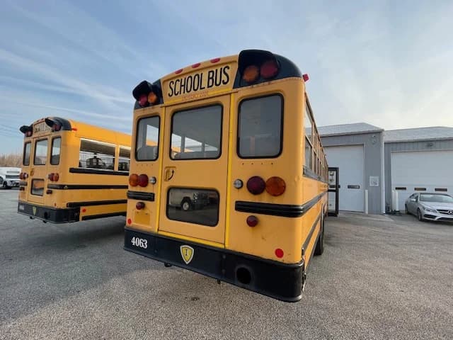 30 Matching Buses Package Deal - Image 9