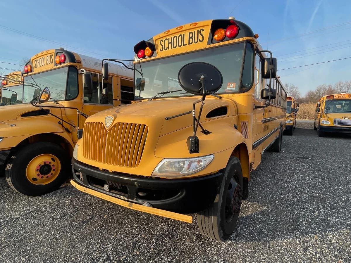 30 Matching Buses Package Deal - Image 6