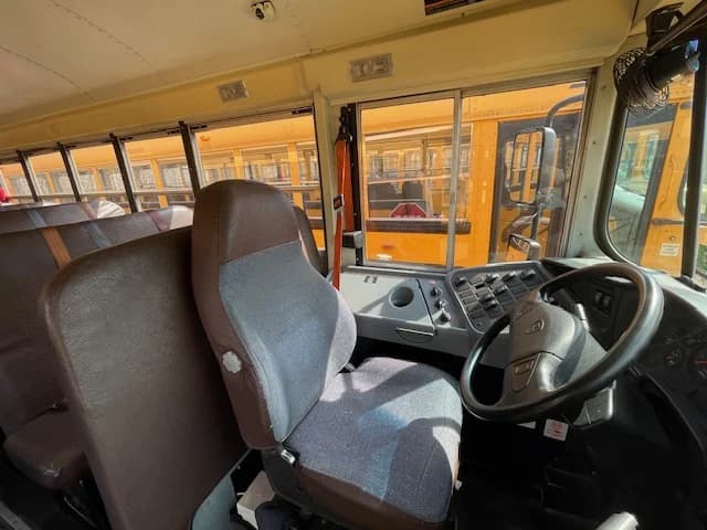 30 Matching Buses Package Deal - Image 34