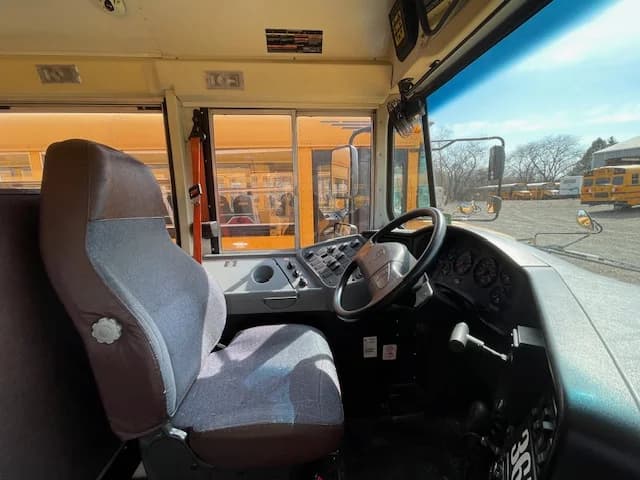 30 Matching Buses Package Deal - Image 35