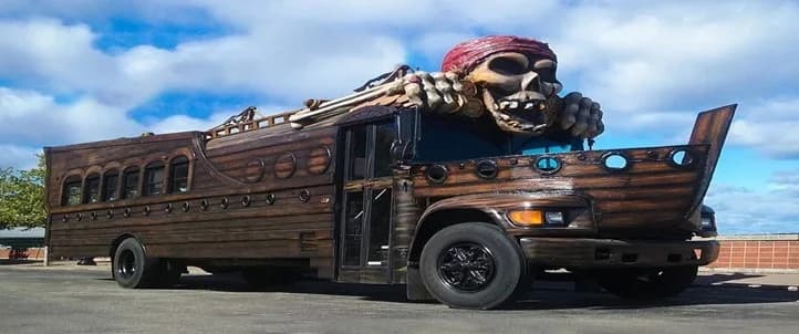 Pirate Bus - Image 4