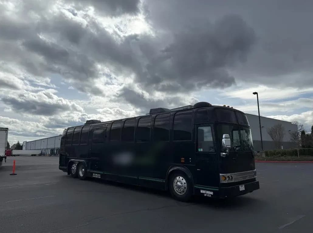Prevo Limo Coach - Image 5