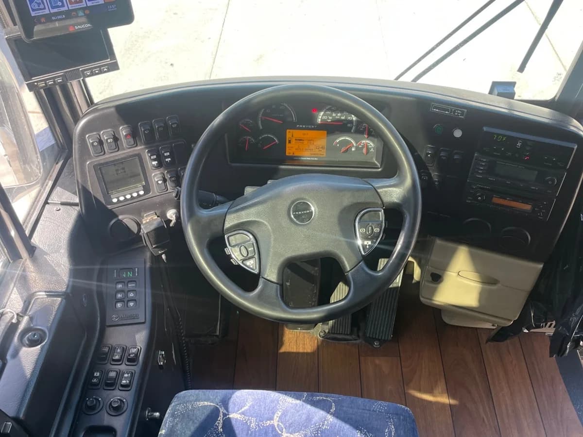 2016 Prevost H3-45 - Image 4