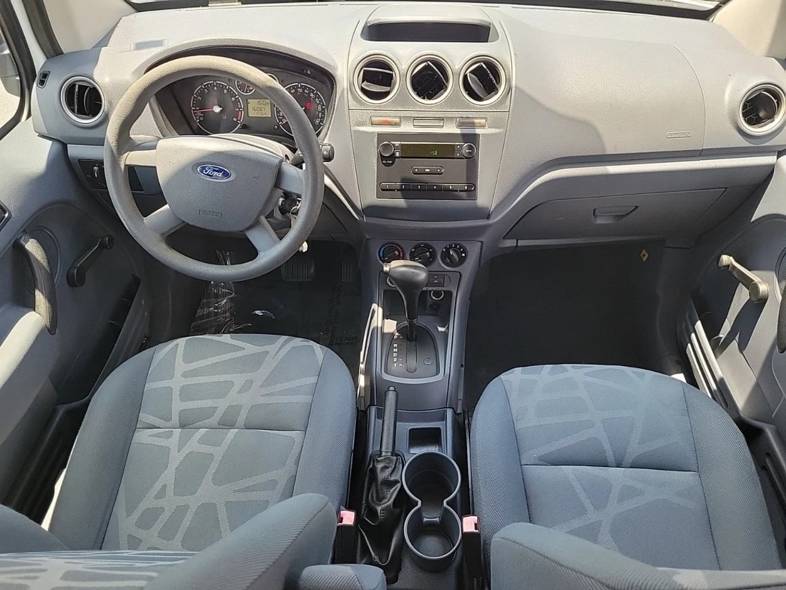 2013 Ford Transit XLT Passenger Van - Image 10