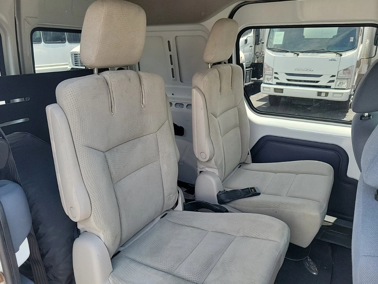 2013 Ford Transit XLT Passenger Van - Image 4