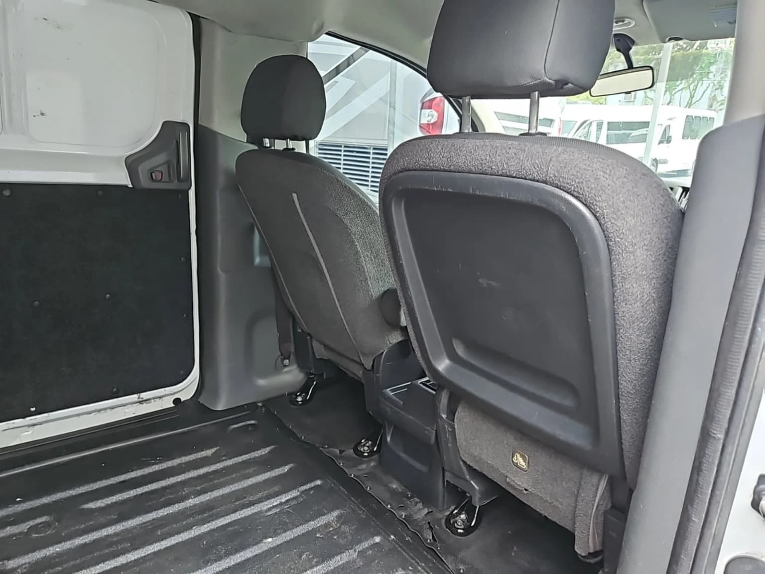 2015 Nissan NV200 Passenger Van - Image 3