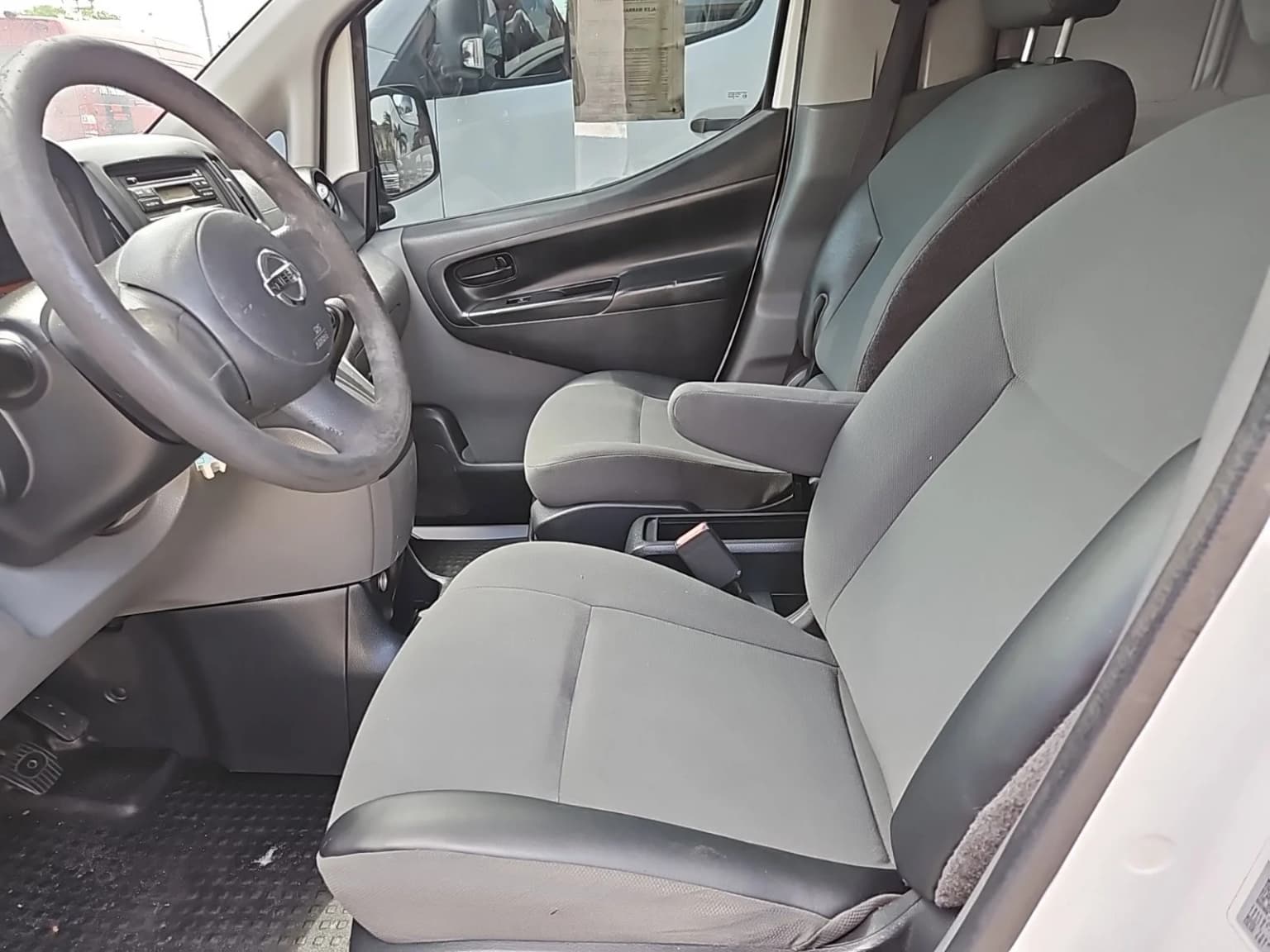 2015 Nissan NV200 Passenger Van - Image 6