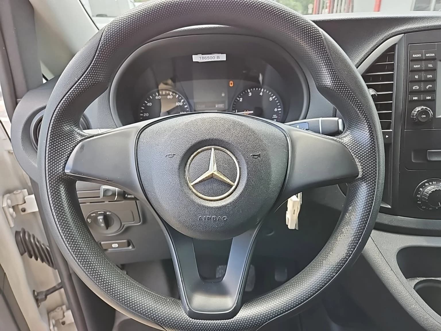 2017 Mercedes Benz Metris Passenger Van - Image 5