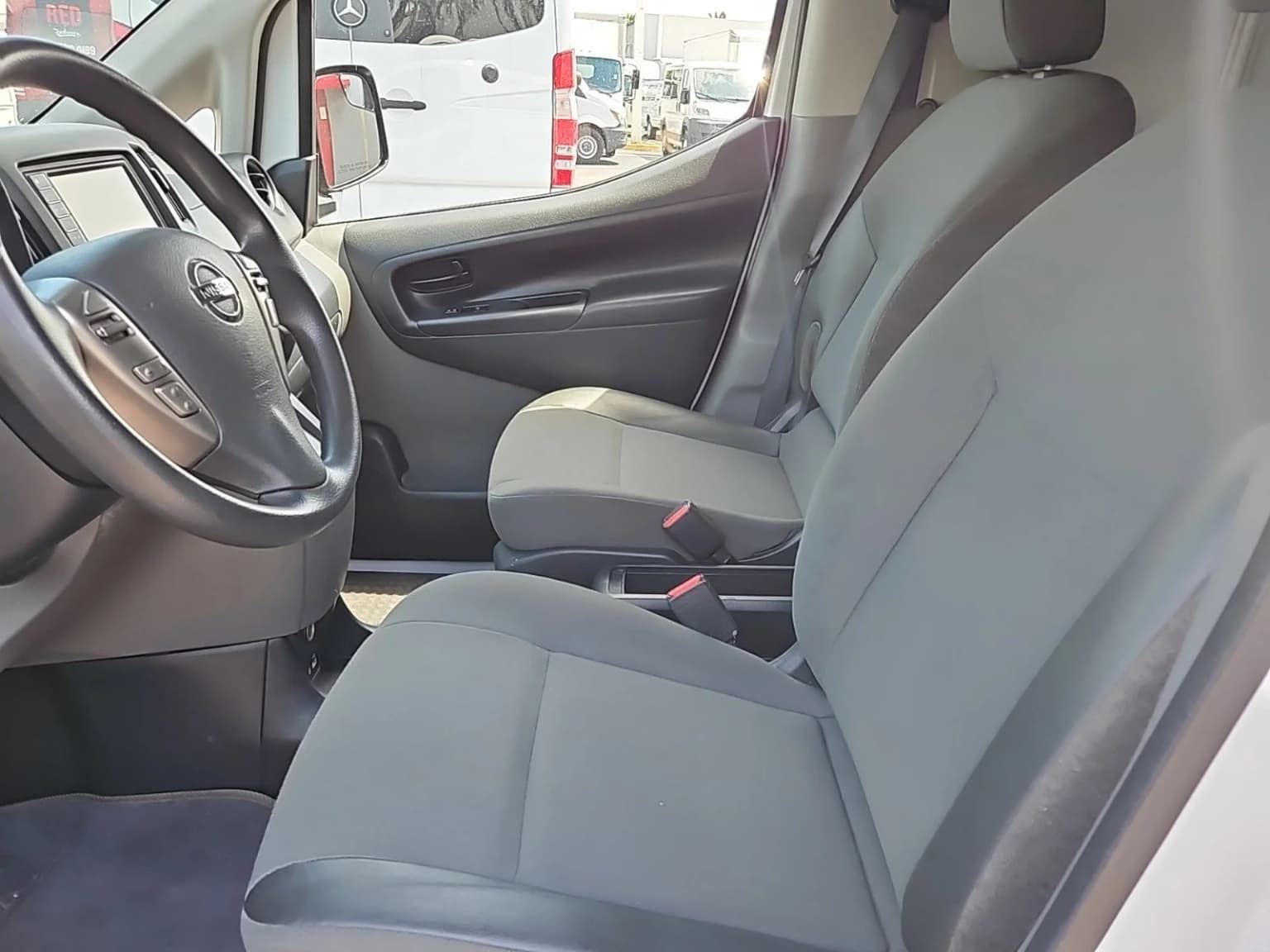 2021 Nissan NV200 Passenger Van - Image 8