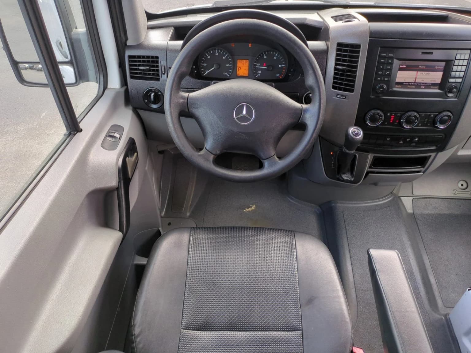 2015 Mercedes Benz Sprinter Passenger Van - Image 9