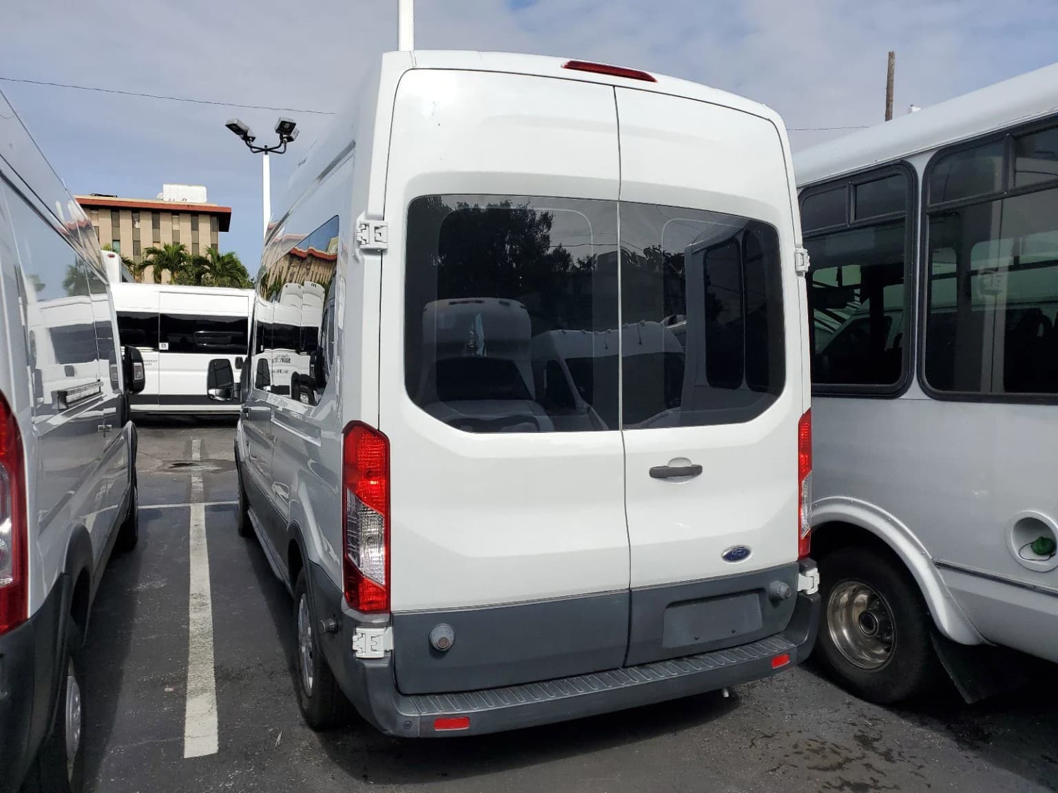 2015 Ford Transit 350 Passenger Van - Image 3