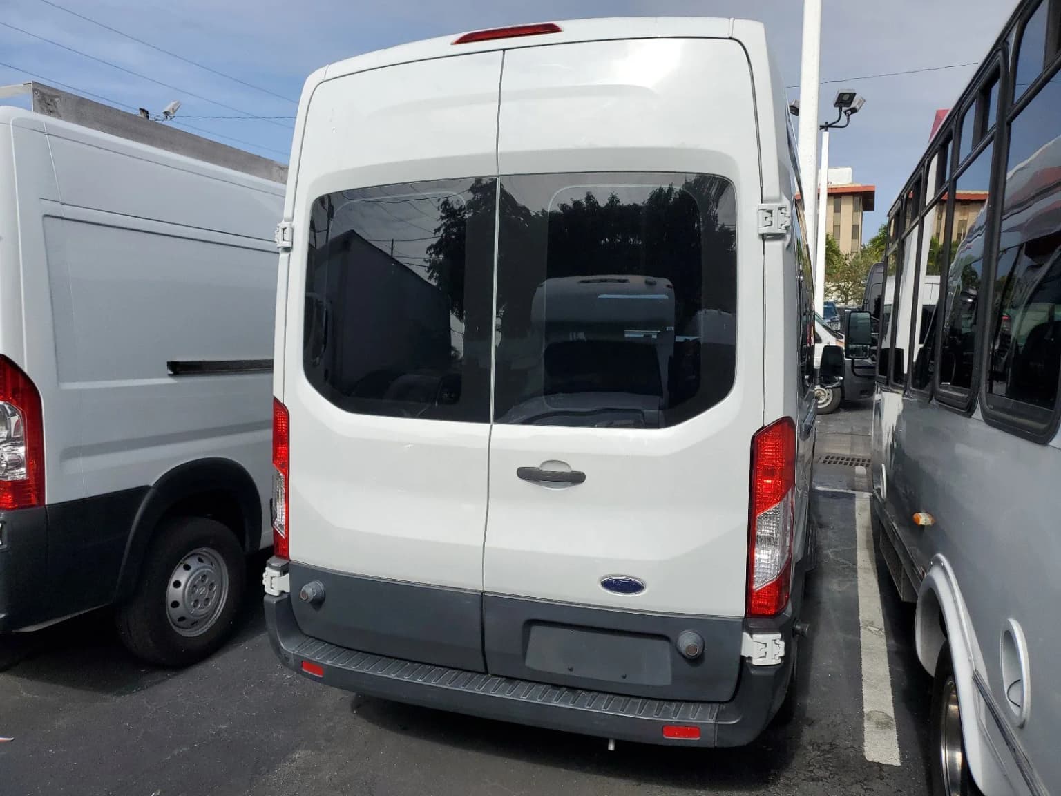 2015 Ford Transit 350 Passenger Van - Image 10