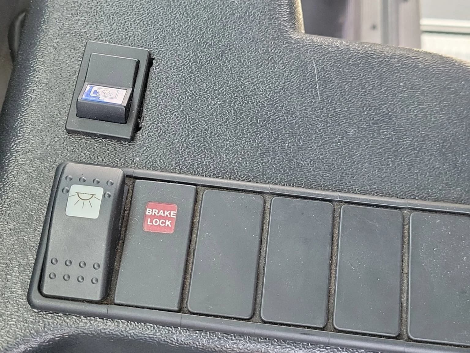 2015 Ford E350 ADA Shuttle Bus - Image 7