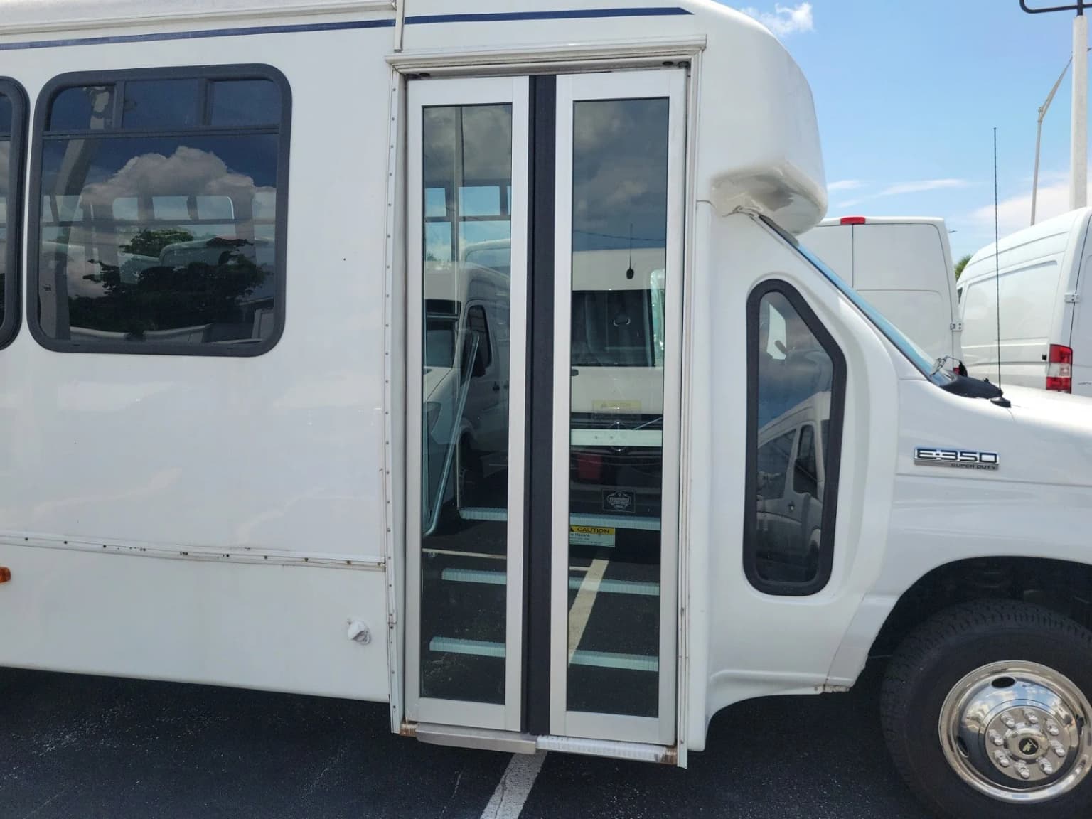 2015 Ford E350 ADA Shuttle Bus - Image 2