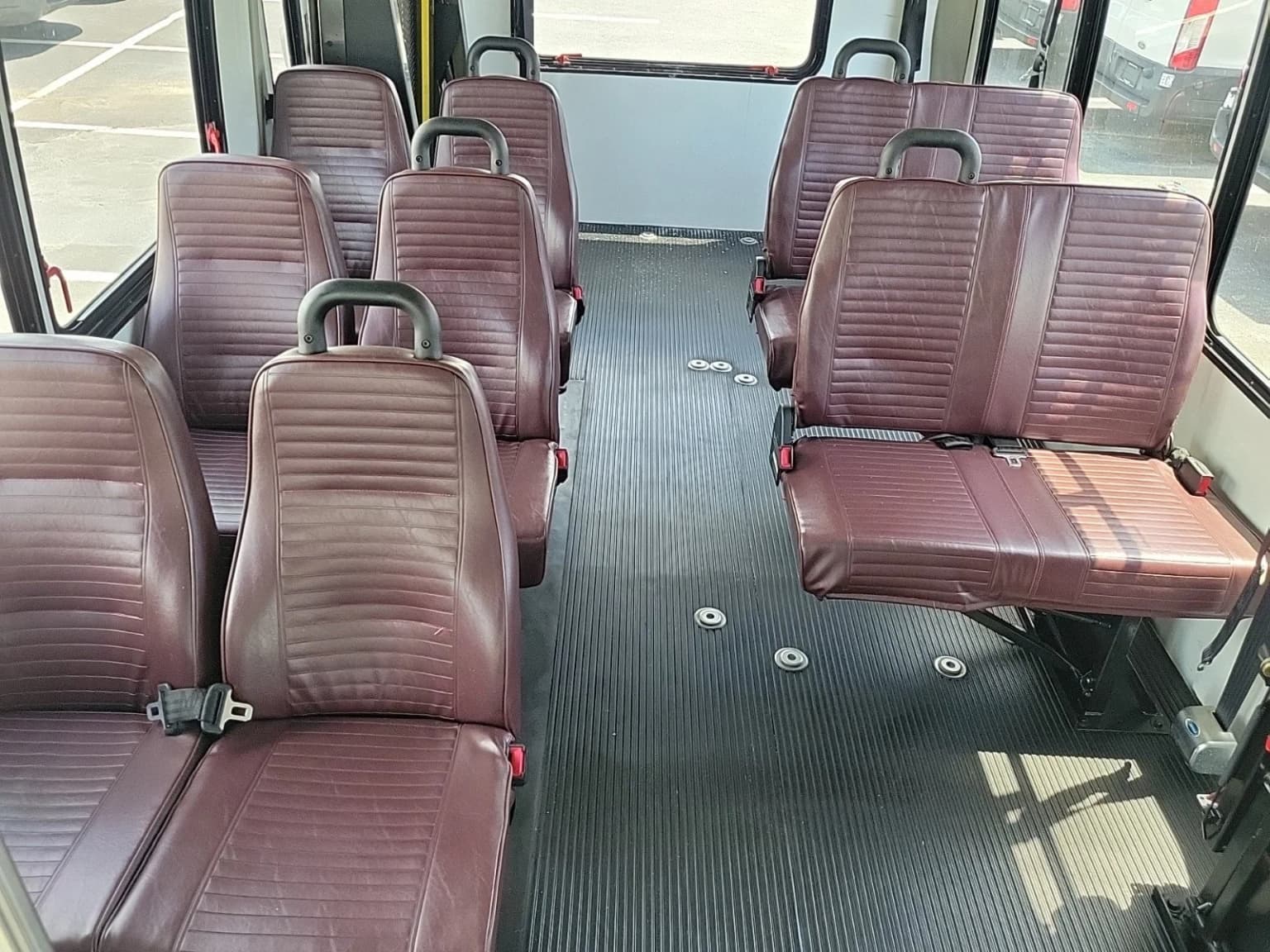 2015 Ford E350 ADA Shuttle Bus - Image 14