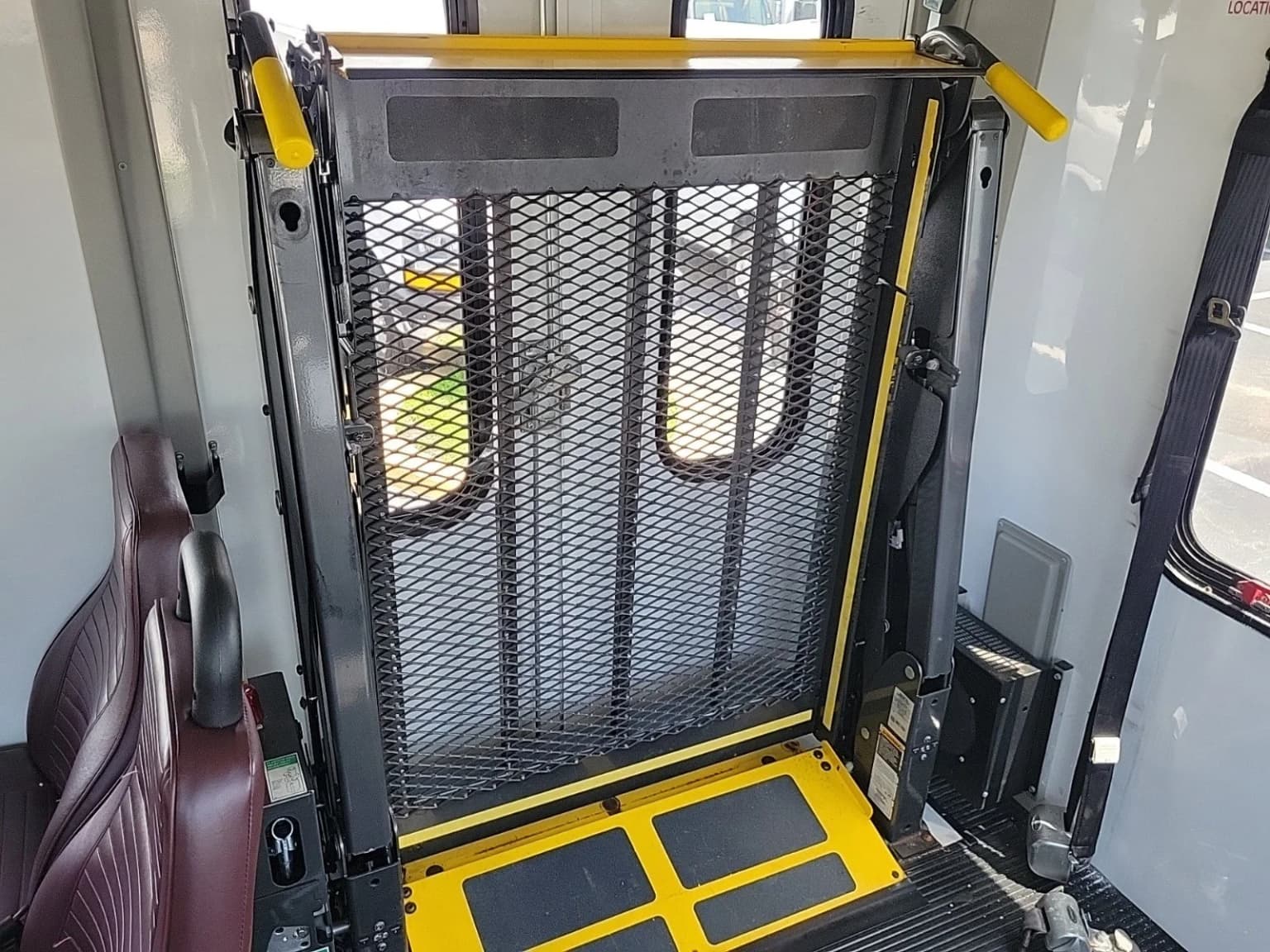 2015 Ford E350 ADA Shuttle Bus - Image 15