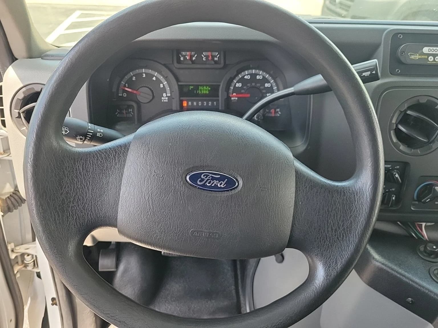 2015 Ford E350 ADA Shuttle Bus - Image 6