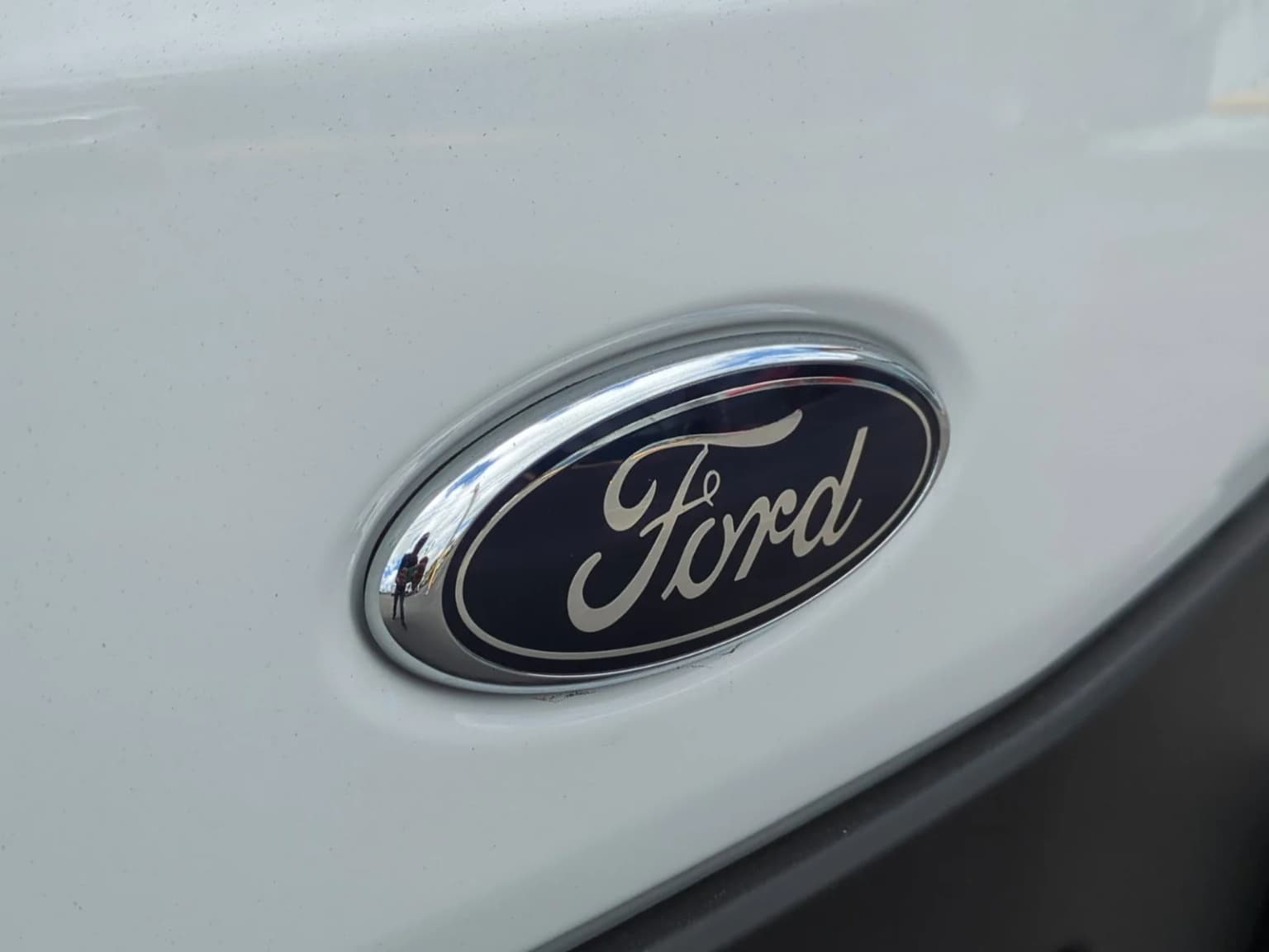 2025 Ford Transit Mid Roof XL Passenger Van - Image 4