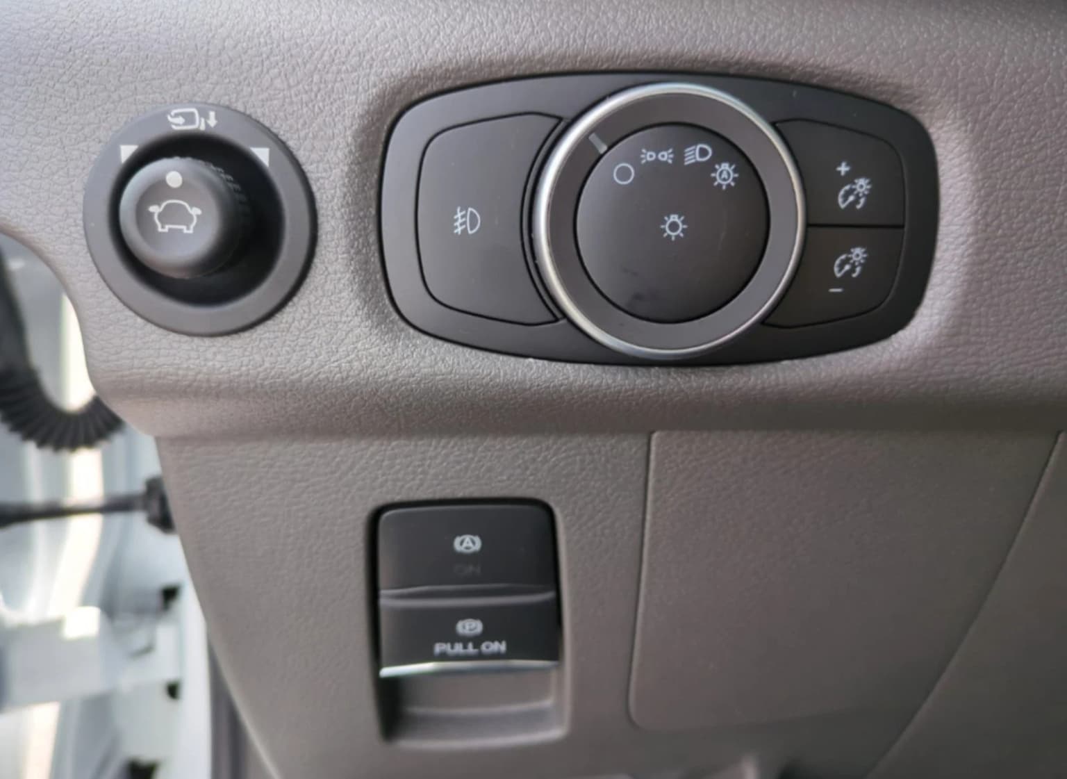 2025 Ford Transit Passenger Van - Image 14