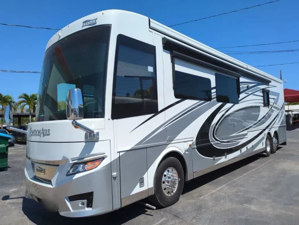 2023 Newmar London Aire Motorcoach Conversion - Image 1
